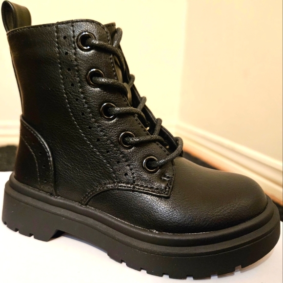 Athlefit Waterproof Combat Boots - size 8 Toddler, Black - Picture 2 of 9